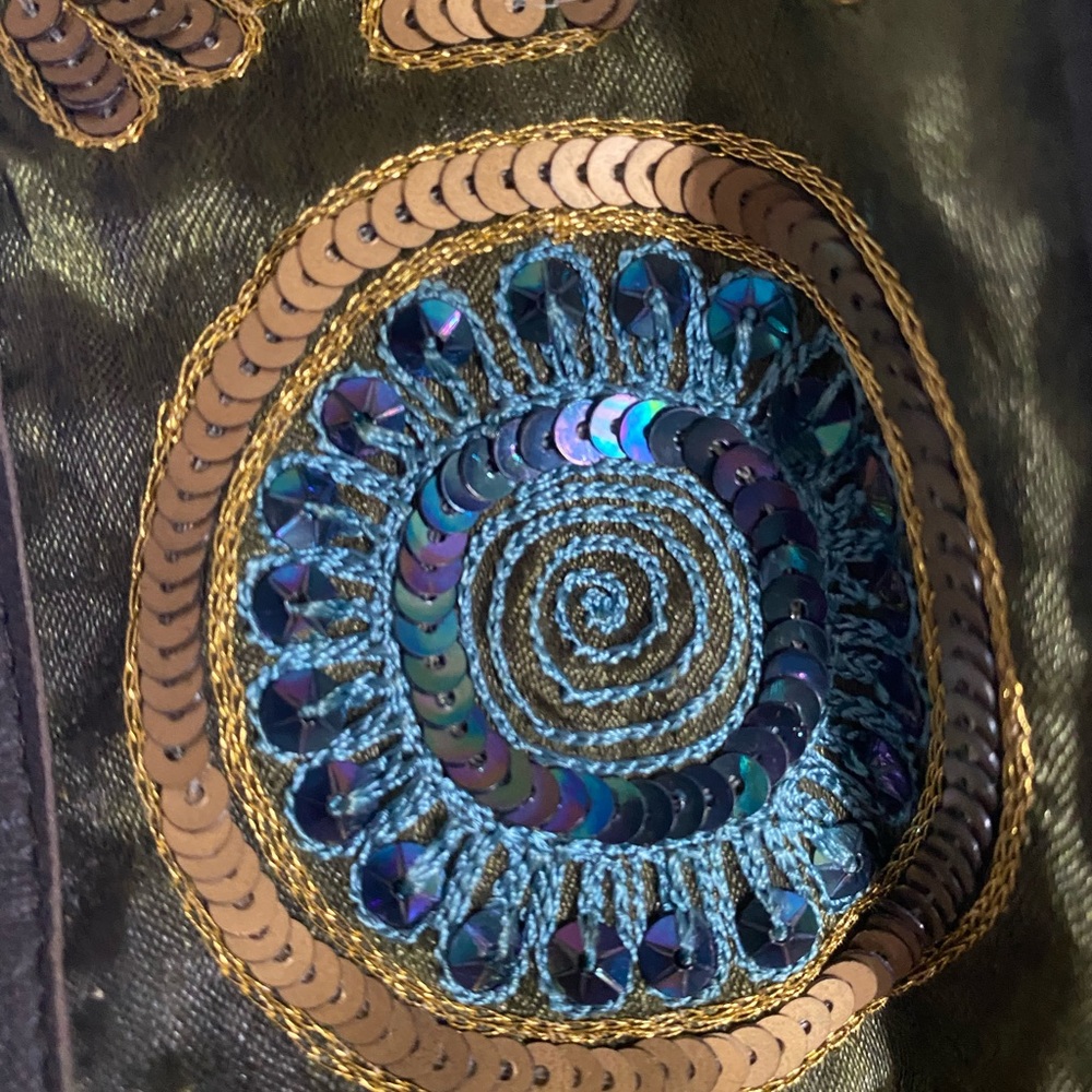 Detailed belt - Picture 2 of 4